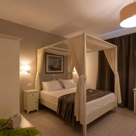 Porto Rondo Agios Prokopios (Naxos)